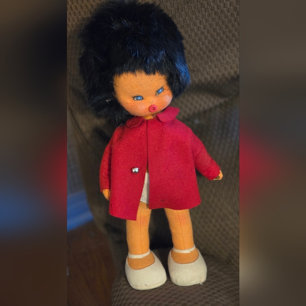 LLOYDERSON ORIGINAL MARY VAZQUEZ DOLL FELT 13.5”